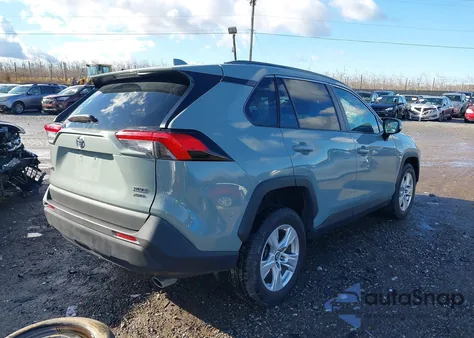 2020 Toyota Rav4 Xle z USA, uszkodzony, nr VIN 2T3P1RFV7LW101166